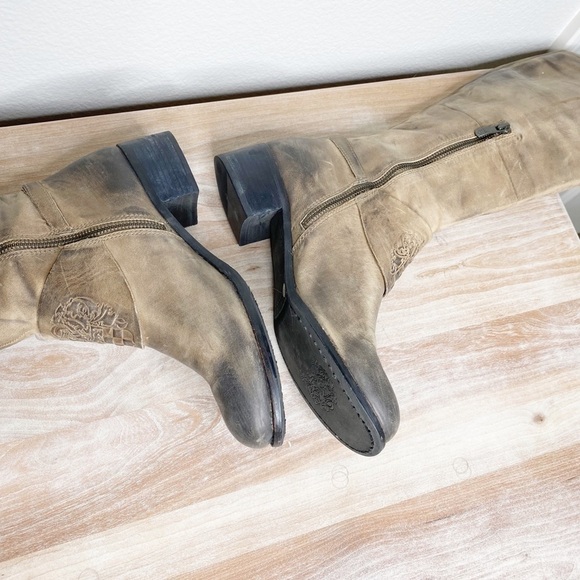 VINCE Camuto Shaylee Riding Distressed Boots size 8 - Picture 7 of 10